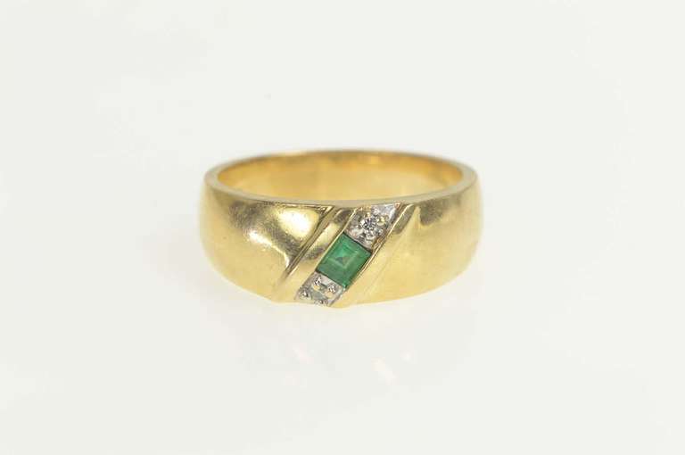 14K Yellow Gold Natural Emerald Diamond Wedding Band Ring