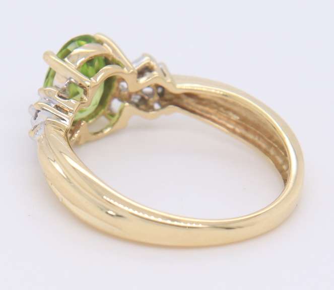 Charming Yellow Gold Peridot and Diamond Ring