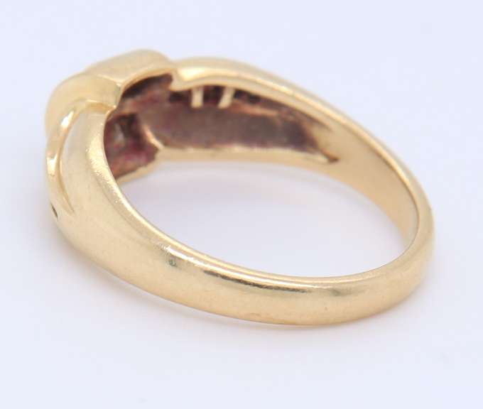 Nice Yellow Gold Diamond Bow Ring