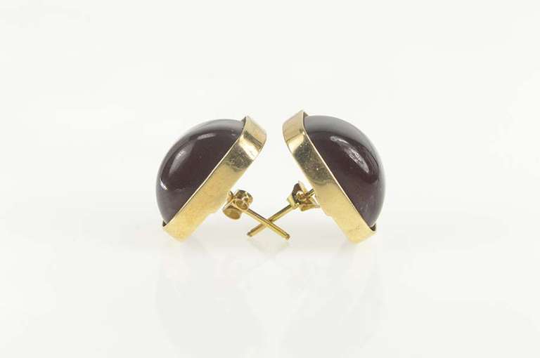 14K Yellow Gold Dark Red Black Cabochon Retro Stud Earrings