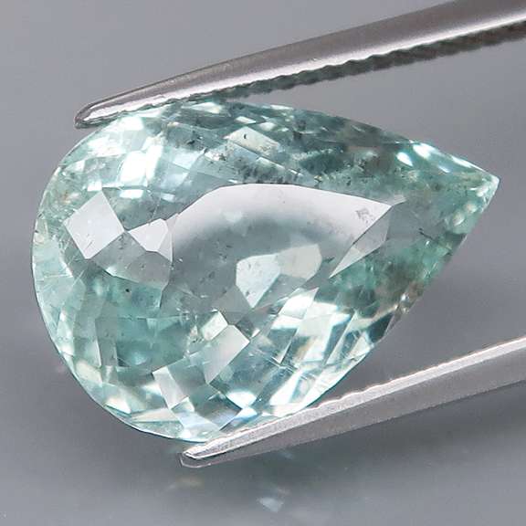 Glittering 8.22ct platinum blue Aquamarine