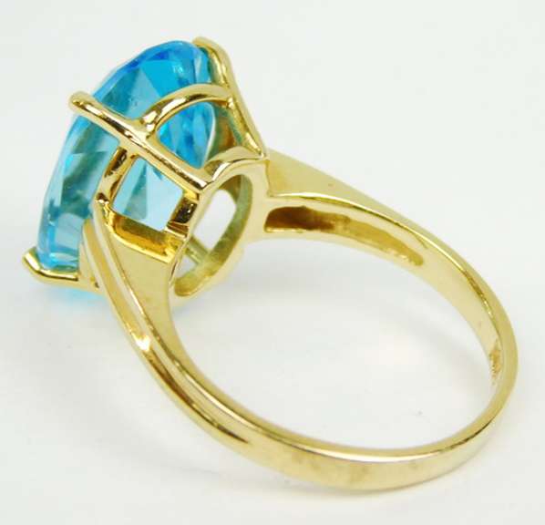 5.81 Carat Blue Topaz 14K Gold Ring, Size 5.25