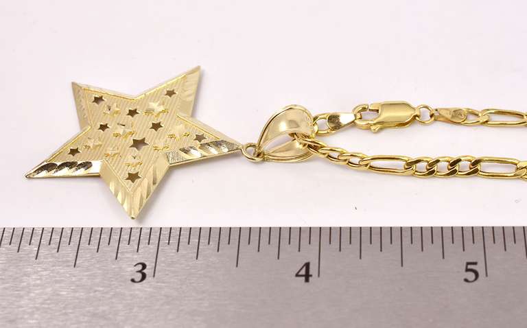 Spectacular Star Pendant Necklace in 14K Yellow Gold