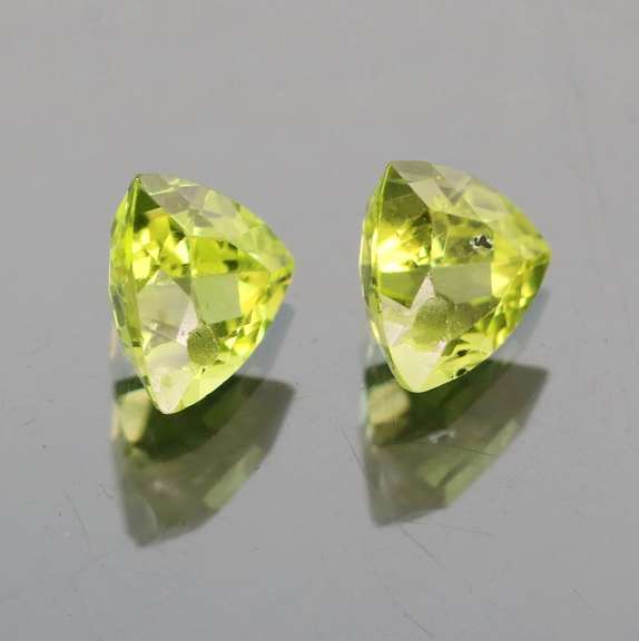 Dazzling 1.51ct matched Peridot set
