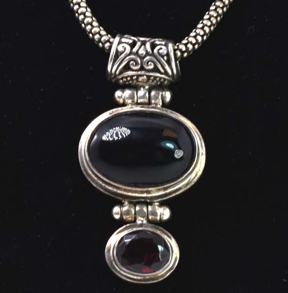 Onyx Cabochon And Garnet Gemstone Necklace