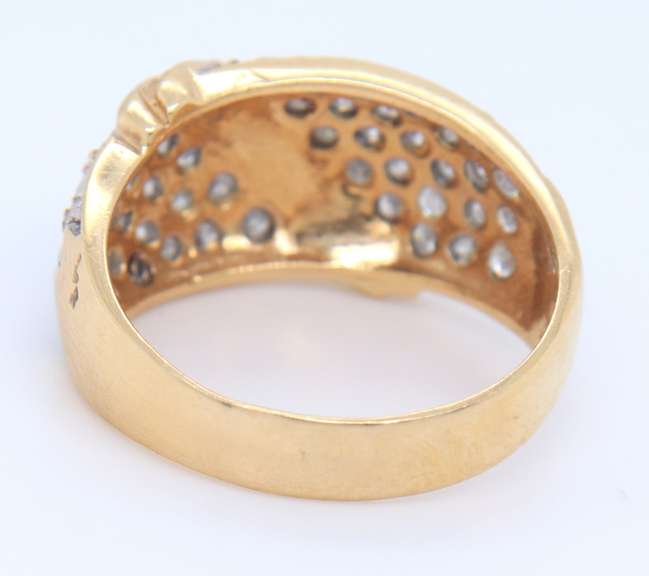 Fantastic Yellow Gold Diamond Band