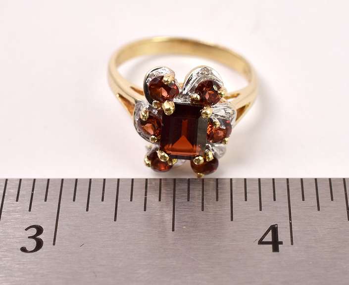Gorgeous Garnet and Diamond Ring in Yellow Gold