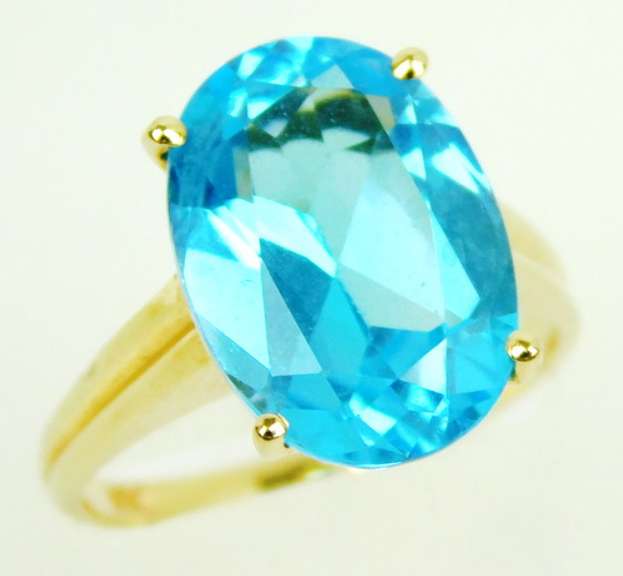 5.81 Carat Blue Topaz 14K Gold Ring, Size 5.25