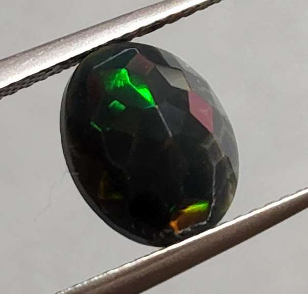 Silky black block pattern rainbow 1.96ct Black Opal