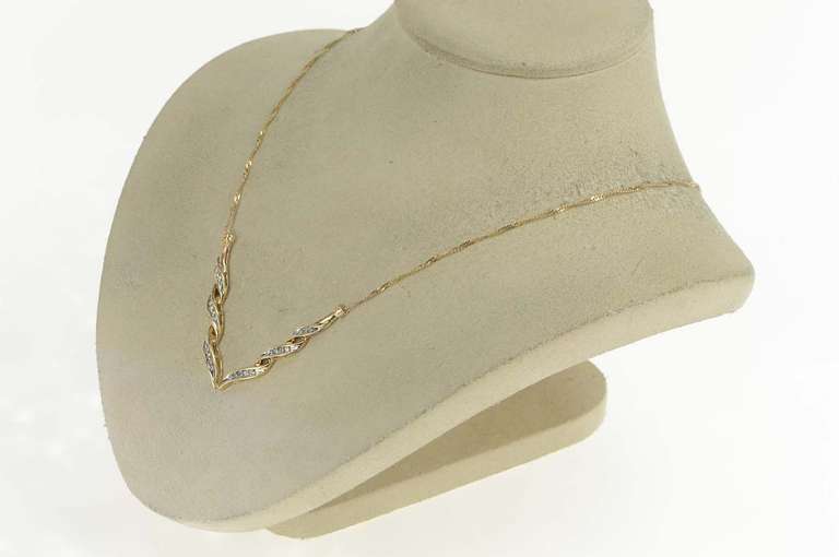 10K Yellow Gold Ctw Diamond Chevron Twist Pendant Necklace