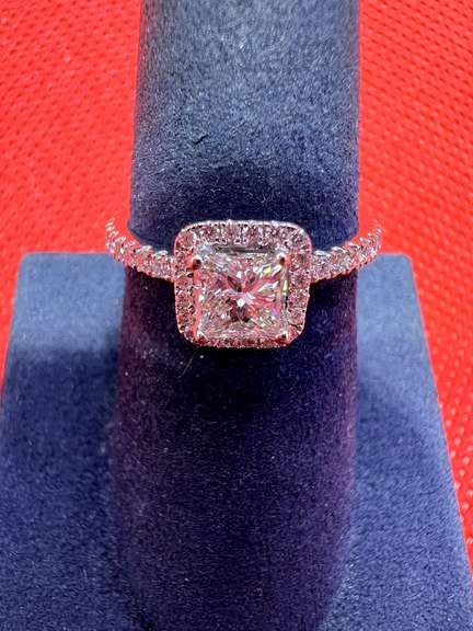 LADIES 18K WHITE GOLD ENGAGEMENT RING WITH 0.70 CARAT CENTER PRINCESS CUT DIAMOND