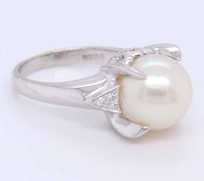 Vintage Platinum 10mm Pearl and Diamond Ring