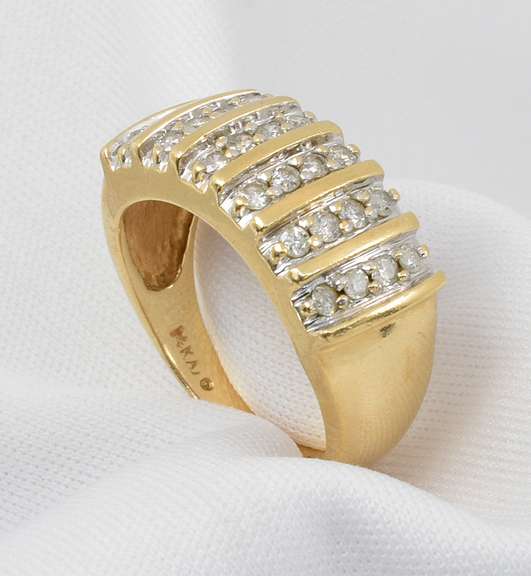 Pretty 1/2 Carat T.W. Diamond Ring