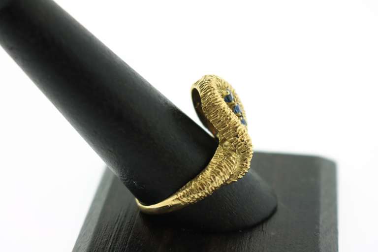 Exotic Crumpled 18k Gold Tripple Sapphire Set Ring
