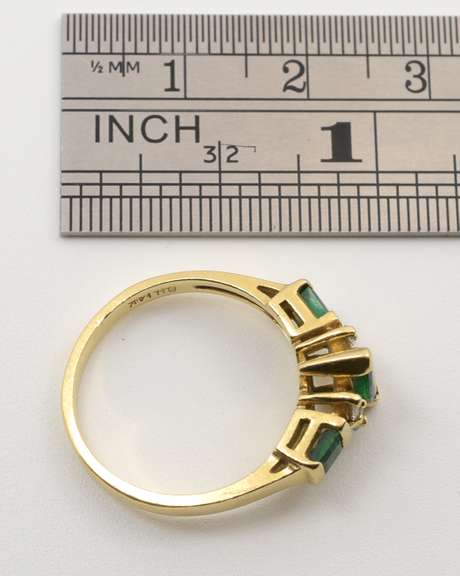 Attractive Emerald and Diamond Ring