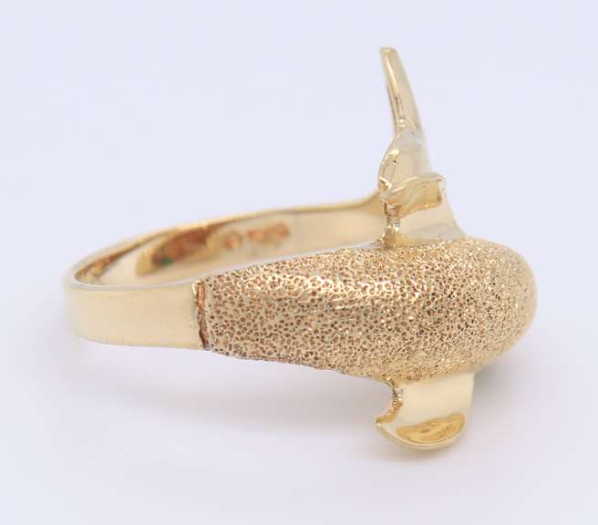 Gorgeous Yellow Gold Dolphin Bypass Ring w Emerald Eye