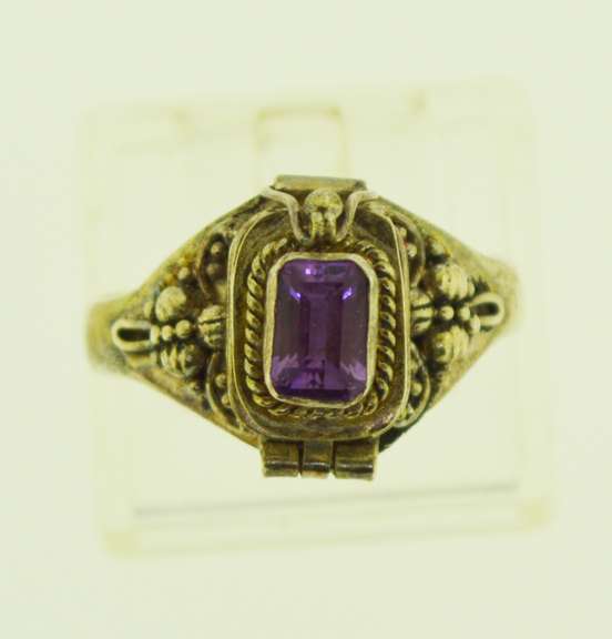 Vintage Sterling Silver Amethyst Ring