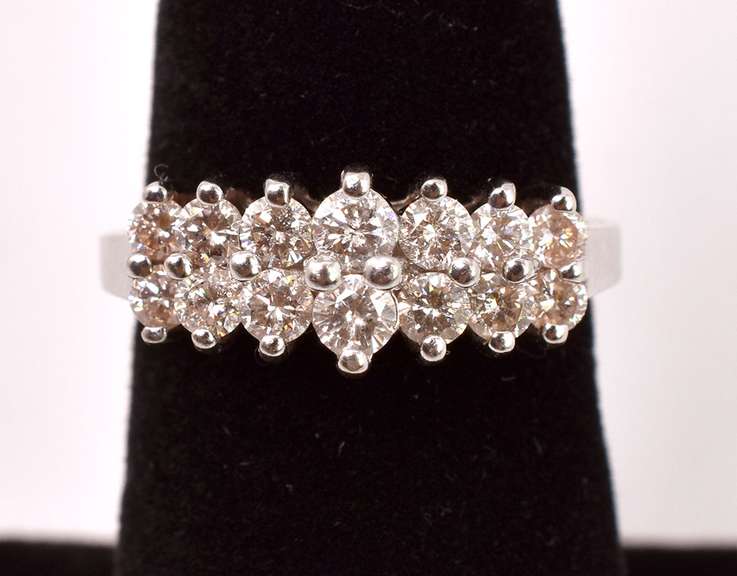 Gorgeous Approx. .8CTW Diamond Ring in 14K Yellow Gold