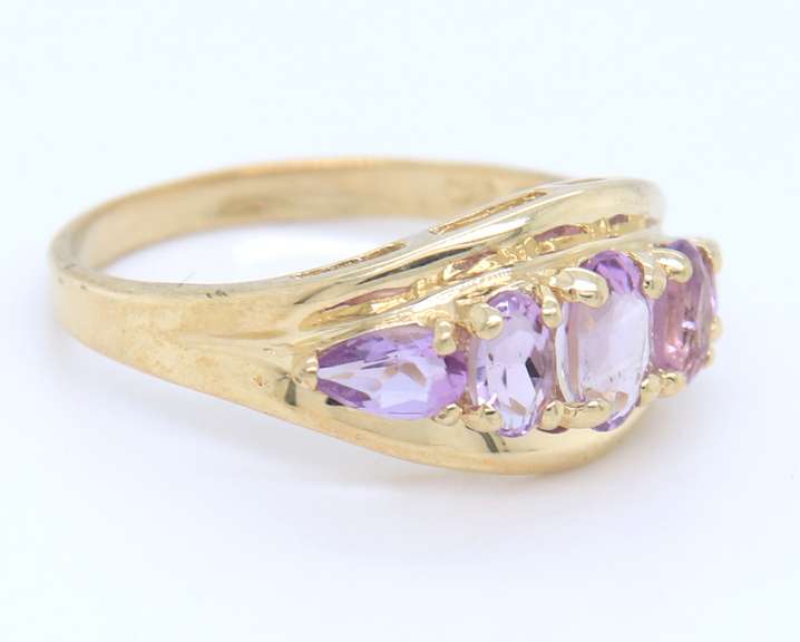 Gorgeous Yellow Gold Amethyst Ring