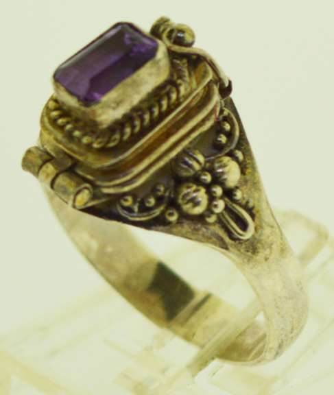 Vintage Sterling Silver Amethyst Ring