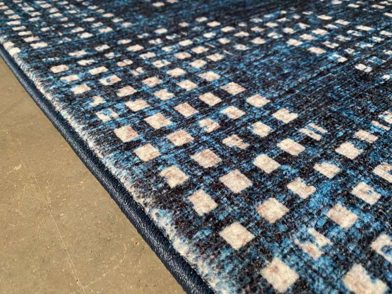 Magnificent Modern Runner 8'