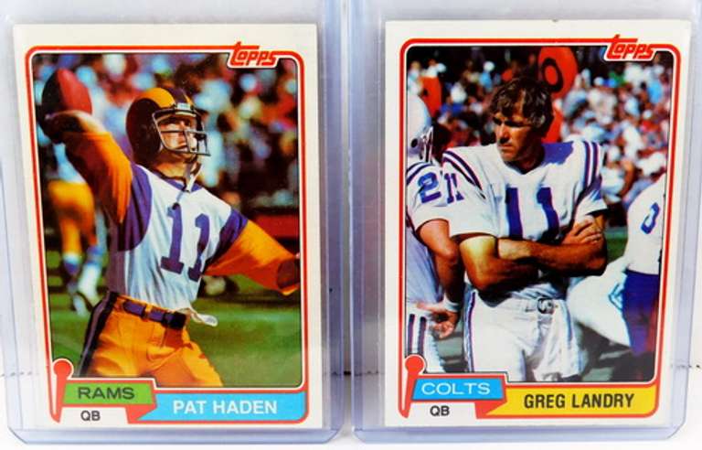 2 Topps 1982 QB Greats