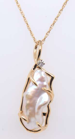 Wonderful Yellow Gold Pearl and Diamond Pendant on Chain