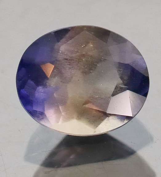 Fantastic 1.08ct bi-color untreated Iolite