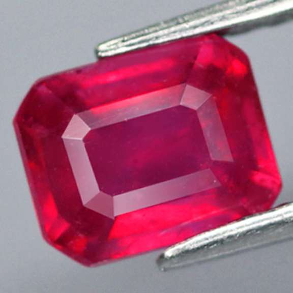 Gorgeous 2.02ct emerald cut Ruby center stone