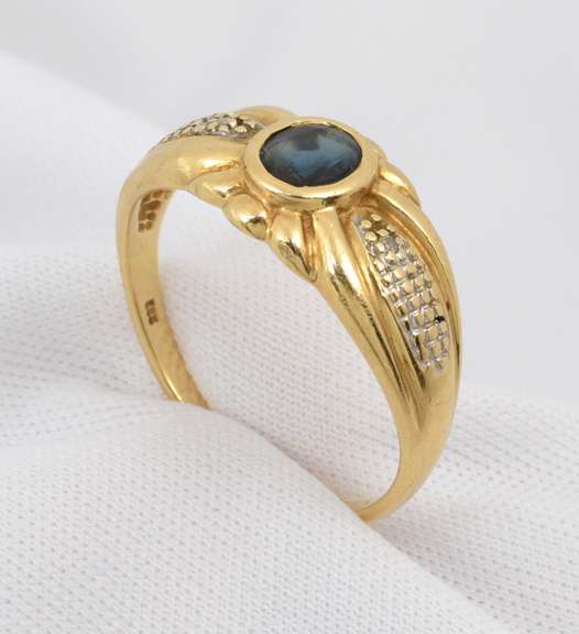 Feminine Sapphire Ring