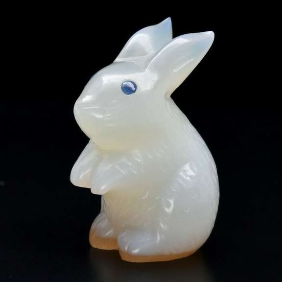 Gorgeous 31.78ct Agate bunny carving