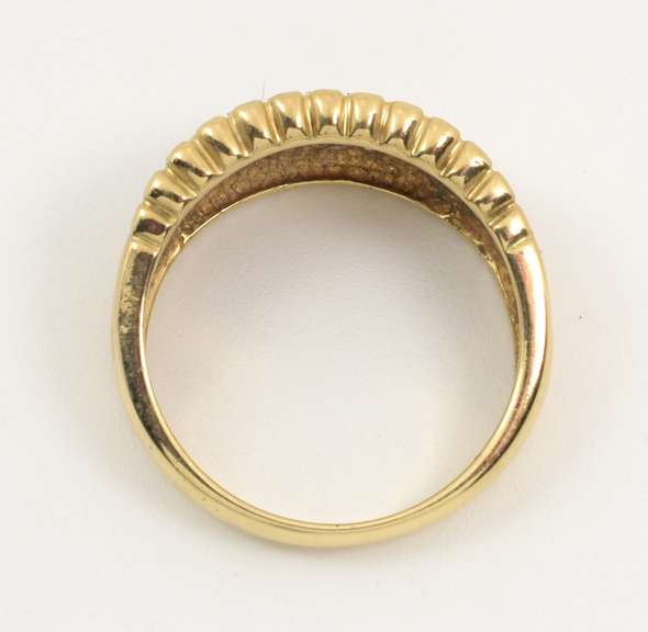 Glittering Ring with 40 Diamonds