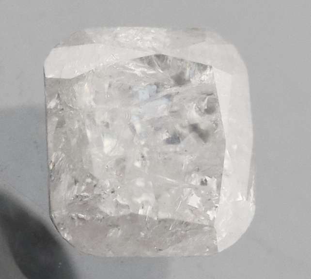 Eye catching .36ct emerald cut silver Diamond