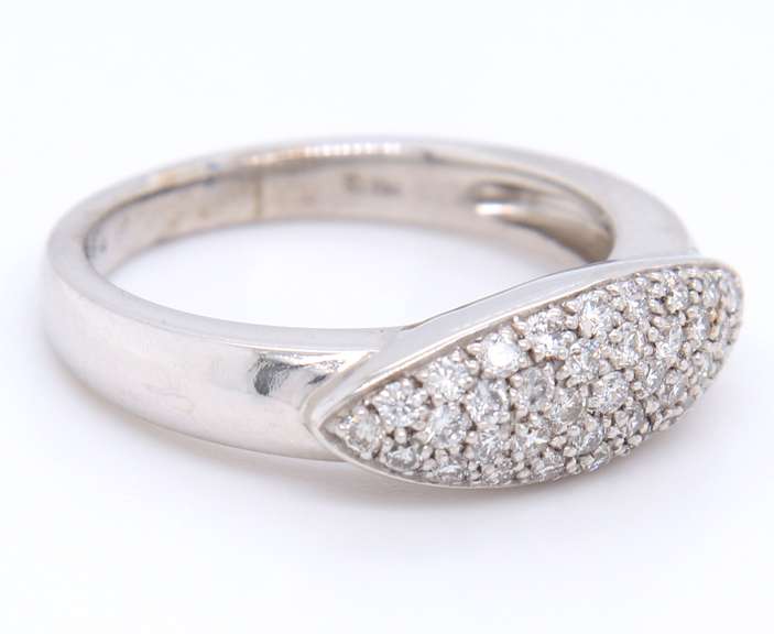 Gorgeous White Gold Diamond Band