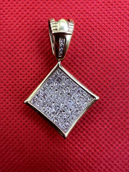 UNISEX 14K YELLOW GOLD PENDANT WITH 5.00 CARATS DIAMOND IN TOTAL