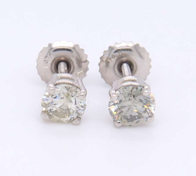 Sparkling White Gold 1ctw Diamond Stud Earrings