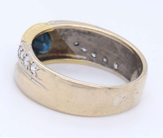 Attractive Two Tone Gold Blue Sapphire band