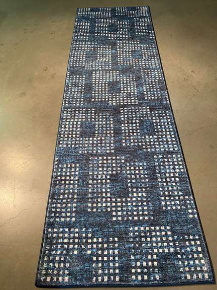 Magnificent Modern Runner 8'