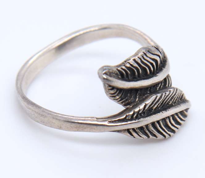 Vintage Sterling Silver Leaf Ring