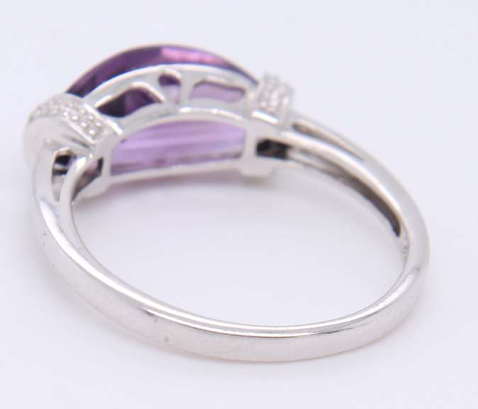 Gorgeous White Gold Amethyst and Diamond Band Ring
