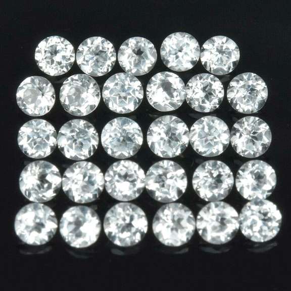 Glittering 6.45ct UNHEATED diamond white Topaz set