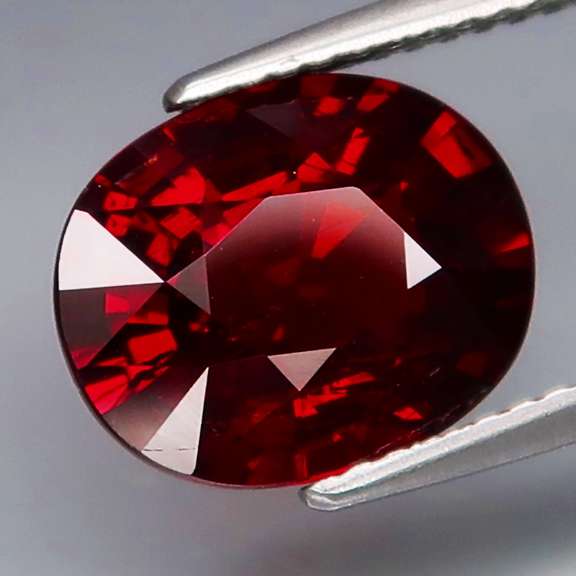 Outstanding 5.09ct deep red Spessartite Garnet