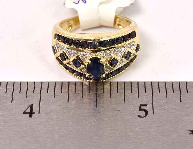 Sensational Sapphire and Diamond Ring in 14K Yellow Gold