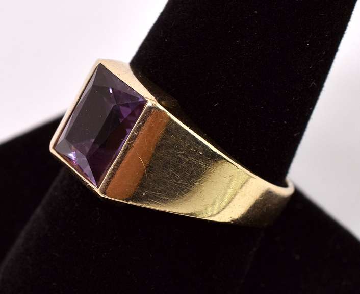 Darling Purple Sapphire Ring in Yellow Gold