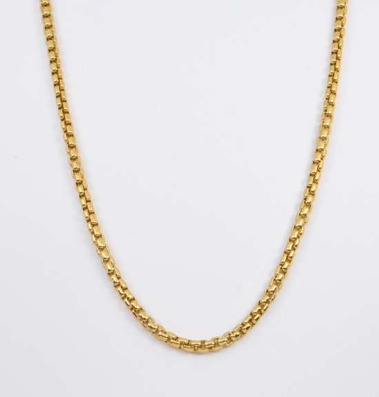 Sturdy Yet Elegant Rounded Box Link Necklace