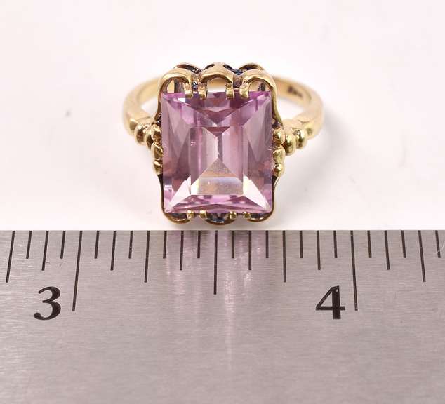 Precious Pink Sapphire Ring in Yellow Gold