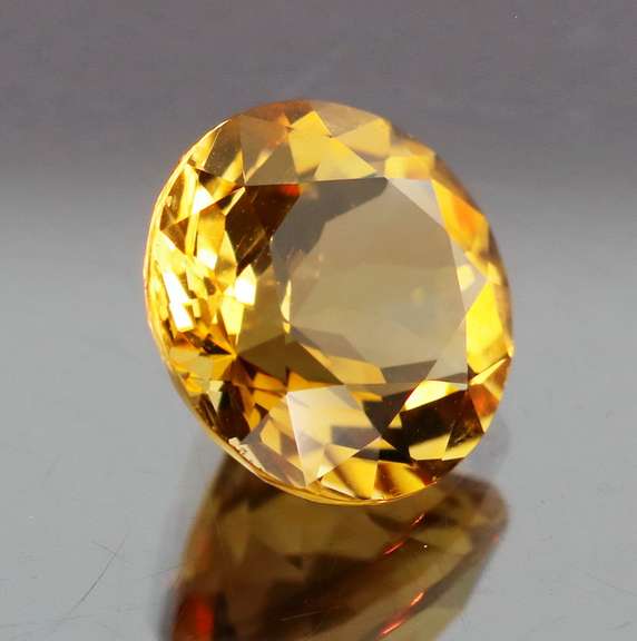 Amazing 4.32ct golden orange unheated Citrine solitaire