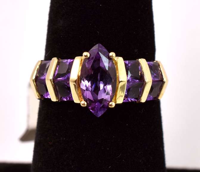 Dazzling Amethyst Ring in 14K Yellow Gold