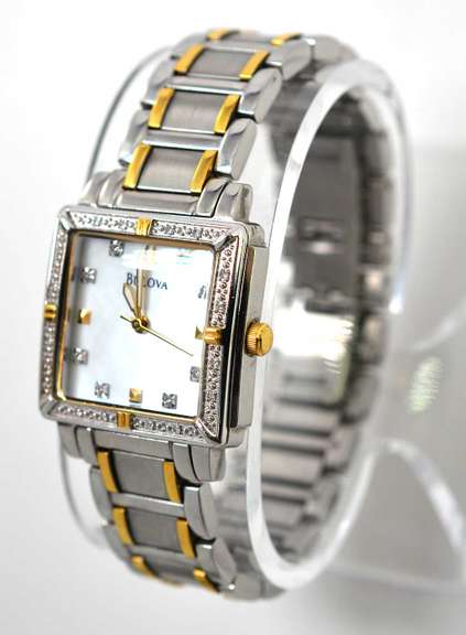 Bulova Swiss White Dial, Pre-Owned.