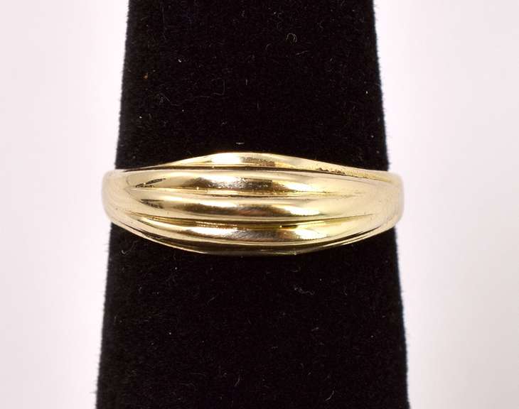 Petite Dome Style Ring in 14K Yellow Gold